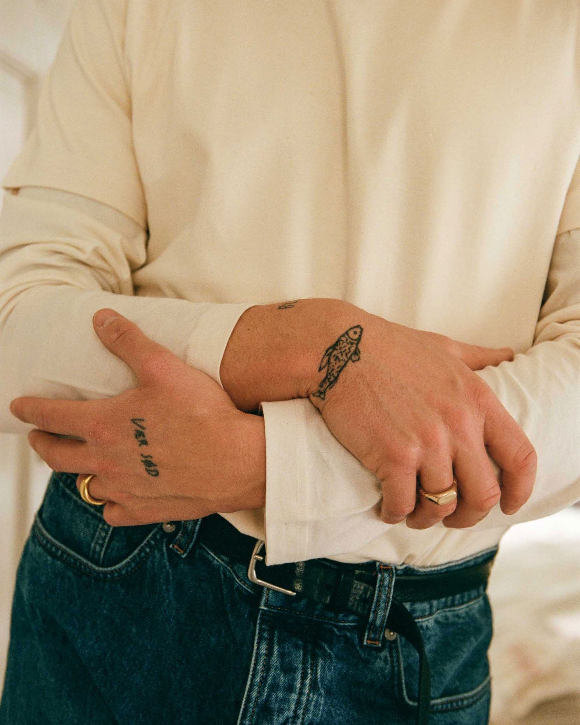 LIGHT LONG SLEEVE TEE